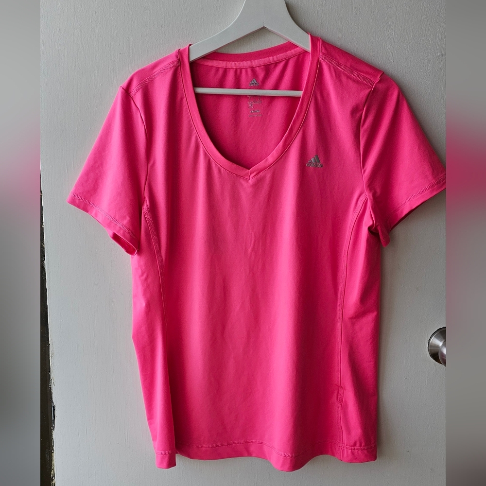 Adidas Climalite Women's Pink V-Neck Top,XL.                             AMA